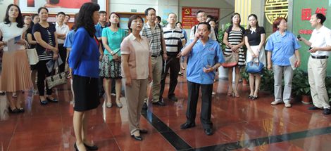 中共成都市委常委、市總工會(huì)主席趙小維到公司調(diào)研