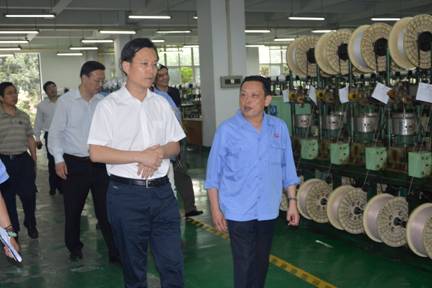 胡元坤部長(zhǎng)視察制線(xiàn)車(chē)間