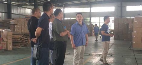 中山美捷時公司領(lǐng)導(dǎo)到成都泉源公司參觀交流