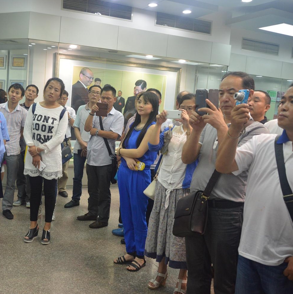 彭州市委組織部組織企業(yè)黨建代表到成都彩虹集團(tuán)考察黨建工作