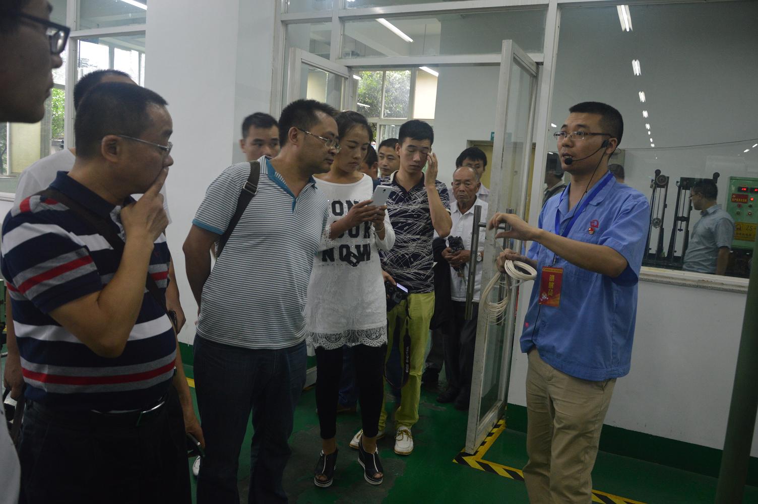 彭州市委組織部組織企業(yè)黨建代表到成都彩虹集團(tuán)考察黨建工作