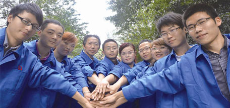 成都彩虹集團(tuán)年輕的研發(fā)團(tuán)隊(duì)——研究所
