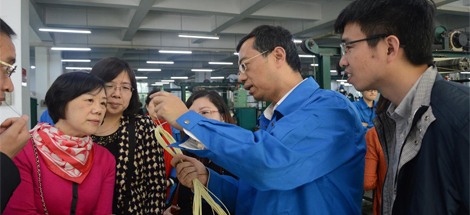 西南財(cái)經(jīng)大學(xué)寧波企業(yè)家總裁班到成都彩虹集團(tuán)參觀