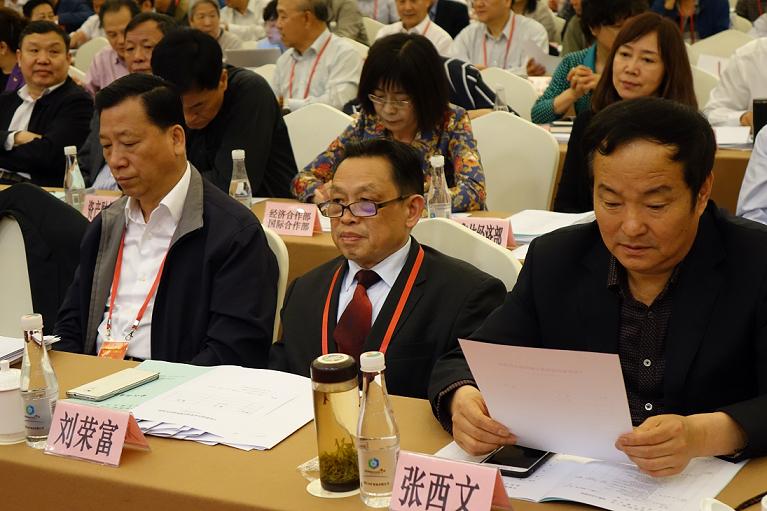 成都彩虹集團(tuán)劉榮富董事長參加中輕聯(lián)四屆三次、總社七屆七次理事大會(huì)