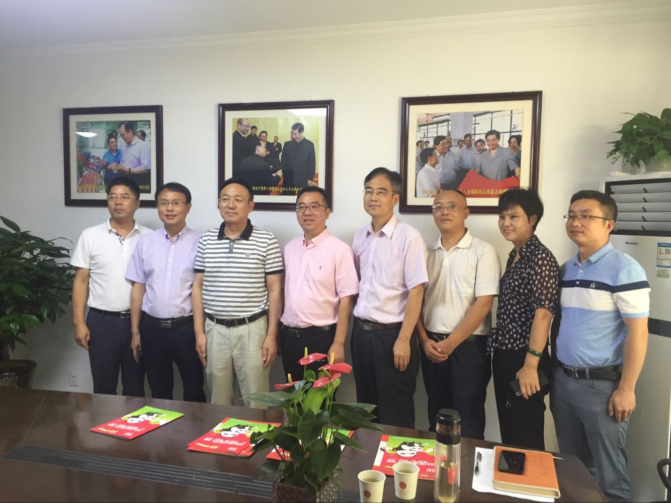 成都彩虹集團(tuán)營(yíng)銷中心西北辦事處接待黃岡市政府代表團(tuán)