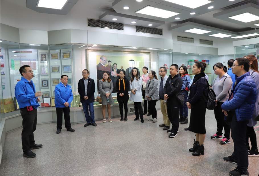 西昌市委組織部一行26人到成都彩虹集團(tuán)考察基層黨建工作