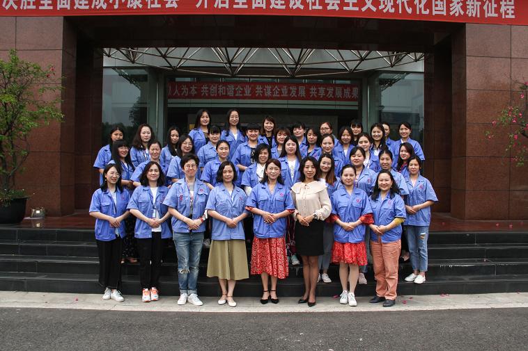 用心發(fā)現(xiàn)美，用美傳遞愛，成都彩虹集團(tuán)禮儀培訓(xùn)