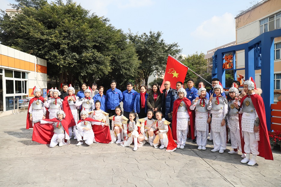 成都彩虹集團行政黨支部與武侯科技園小學黨支部結對共建