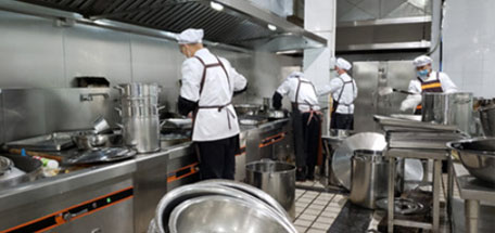 彩虹集團(tuán)后勤食堂開展愛國衛(wèi)生大掃除活動