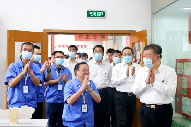全國人大常委會副委員長陳竺調(diào)研成都彩虹集團