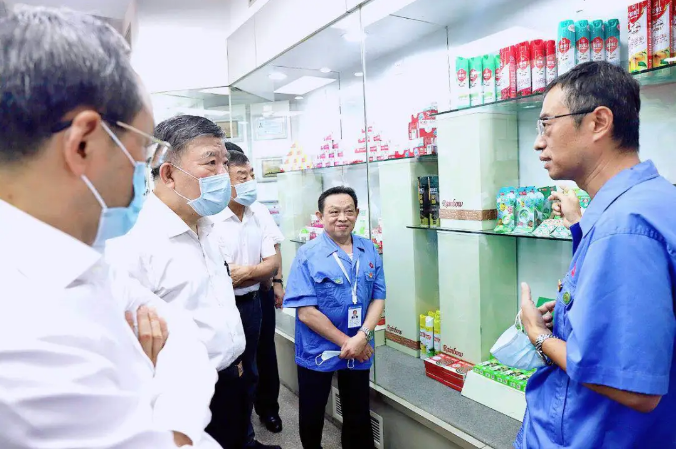 全國人大常委會副委員長陳竺調(diào)研成都彩虹集團