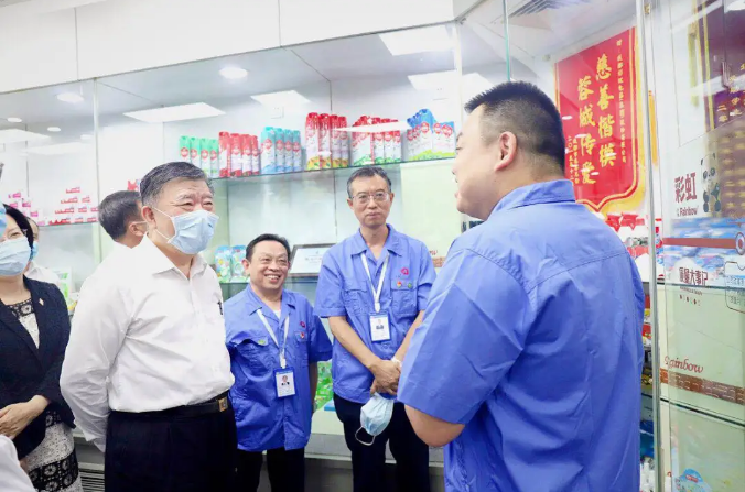 全國人大常委會副委員長陳竺調(diào)研成都彩虹集團