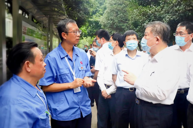 全國人大常委會副委員長陳竺調(diào)研成都彩虹集團