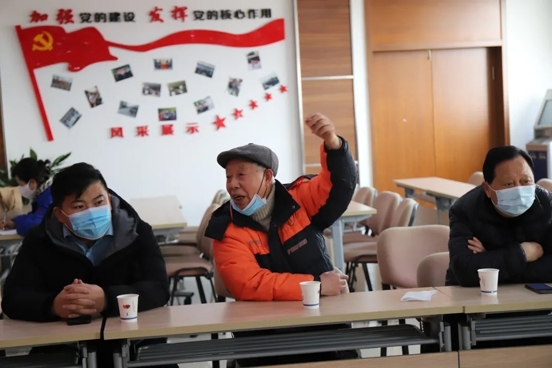 成都彩虹集團接訪日活動暨春節(jié)前的結(jié)對幫扶貧困家庭慰問活動，積極推進社區(qū)發(fā)展治理工作