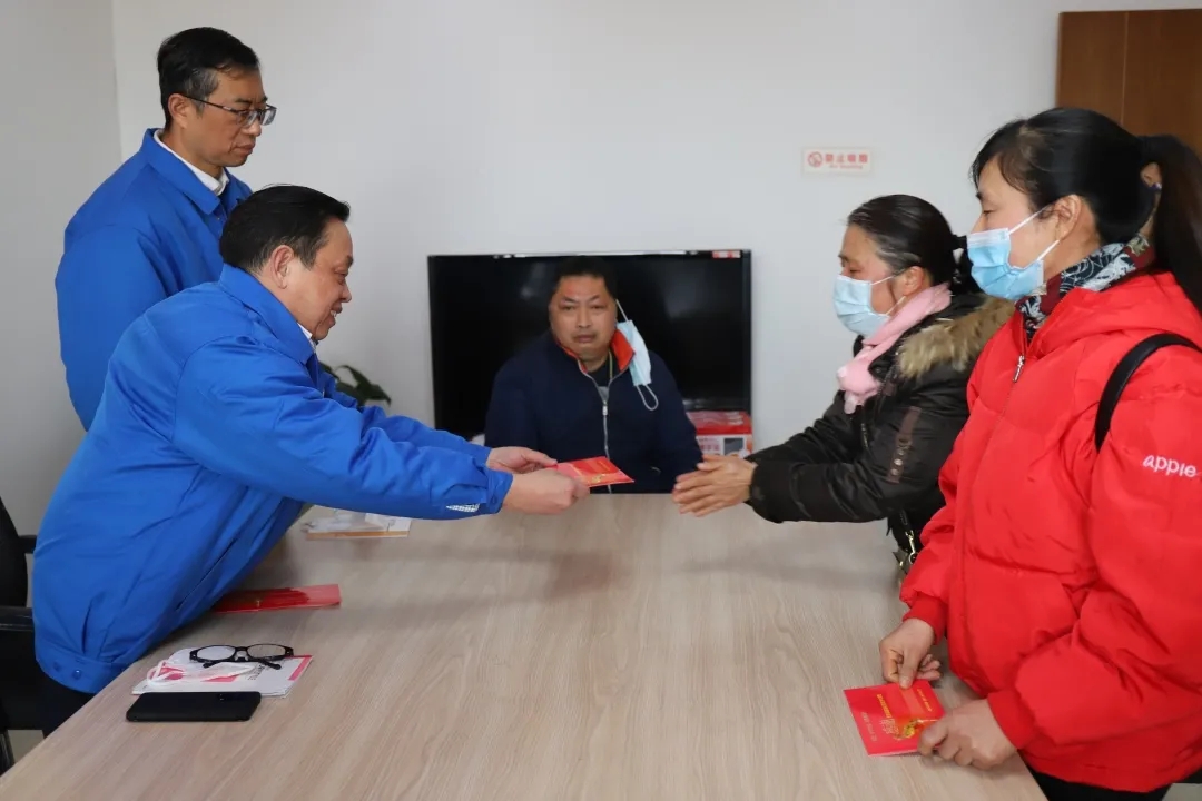 成都彩虹集團接訪日活動暨春節(jié)前的結(jié)對幫扶貧困家庭慰問活動，積極推進社區(qū)發(fā)展治理工作