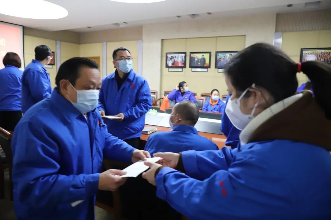 成都彩虹集團開展殘疾員工春節(jié)慰問活動