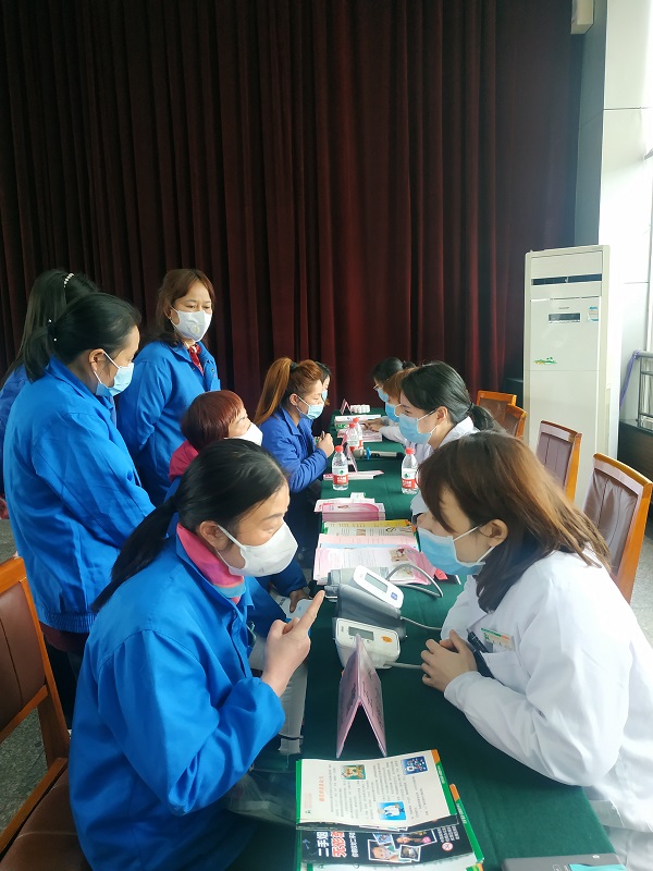 成都彩虹集團工會舉辦“關(guān)注健康管理 享美麗自信人生”婦女節(jié)專題講座