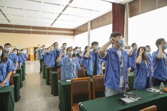 成都彩虹集團(tuán)召開2022年團(tuán)員大會(huì)暨團(tuán)委換屆選舉會(huì)議
